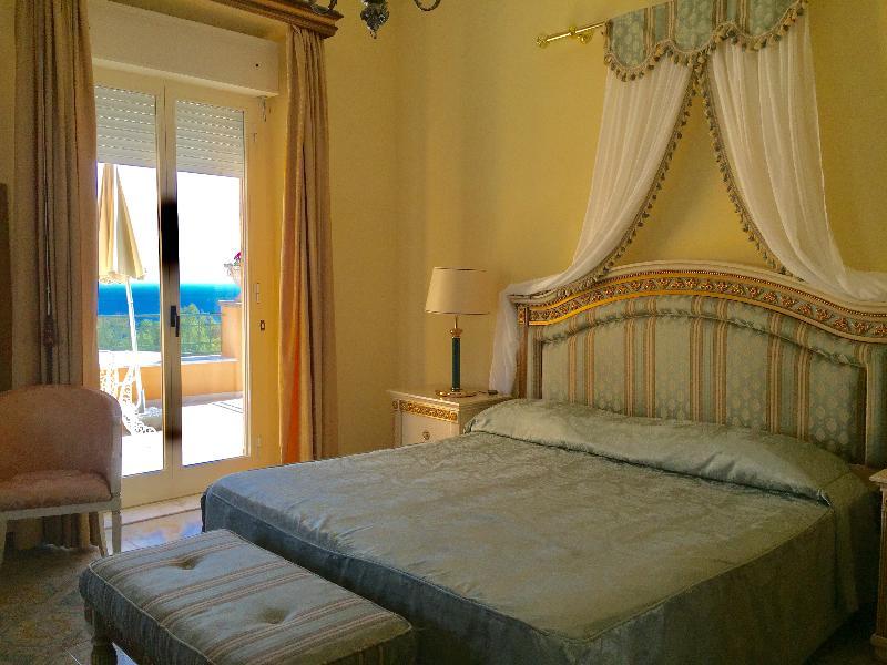 Hotel Villa Riis Taormina Exterior foto